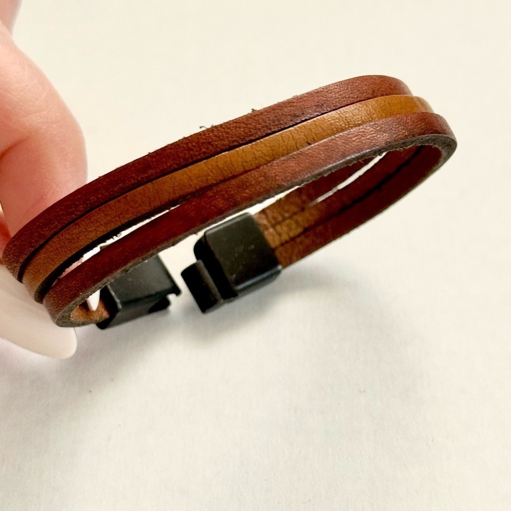 Brown Leather Men's Bracelet with magnetic closure
